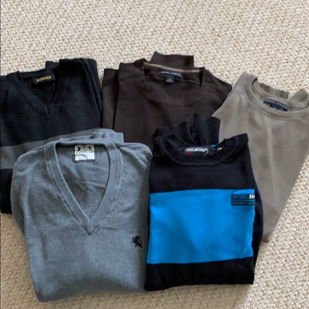 Bundle of Men’s sweaters.